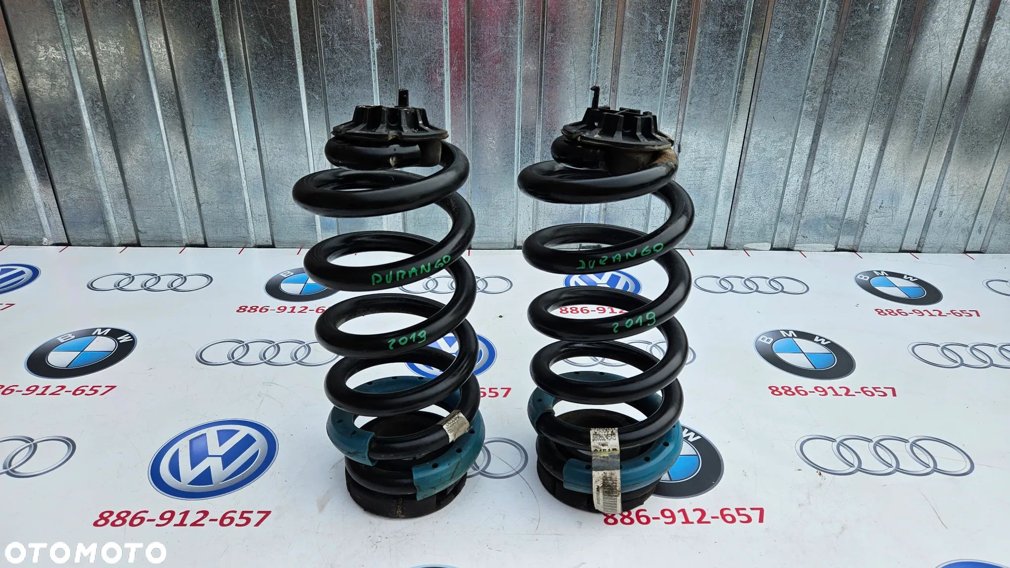 Dodge Durango III Sprężyna zawieszenia tylnego Sprężyny tył  IDEALNE  68085245AB - 1