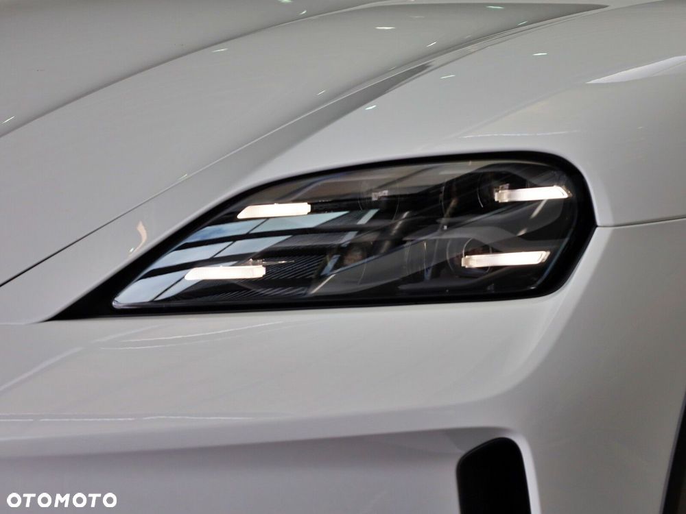Porsche Taycan - 30