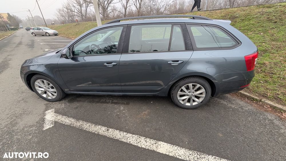 Skoda Octavia 1.6 TDI DSG Ambition - 4