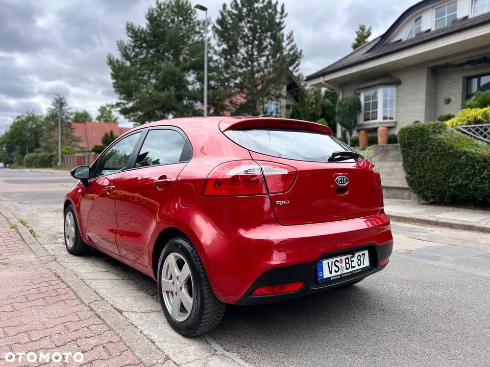 Kia Rio 1.4 Edition 7 - 11