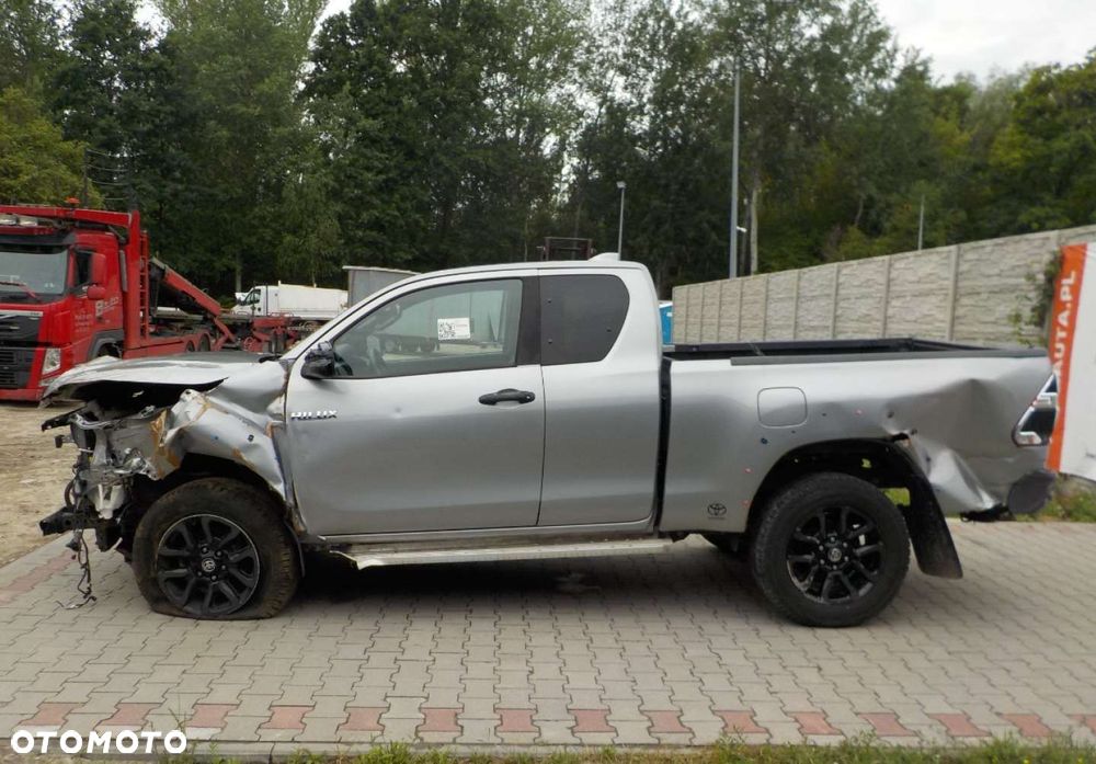 Toyota Hilux - 8