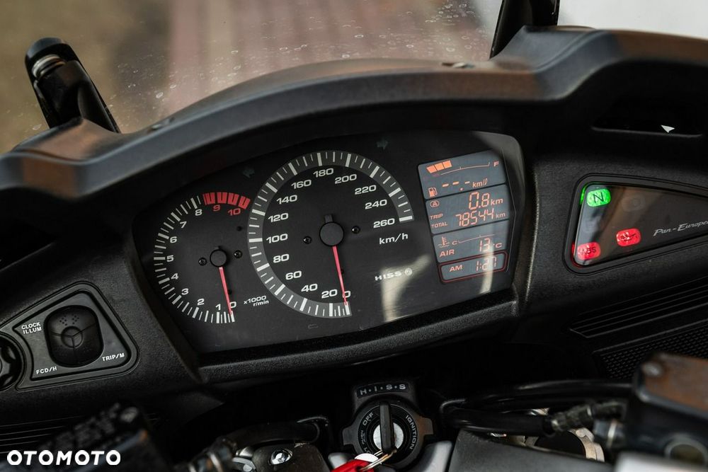 Honda ST - 9