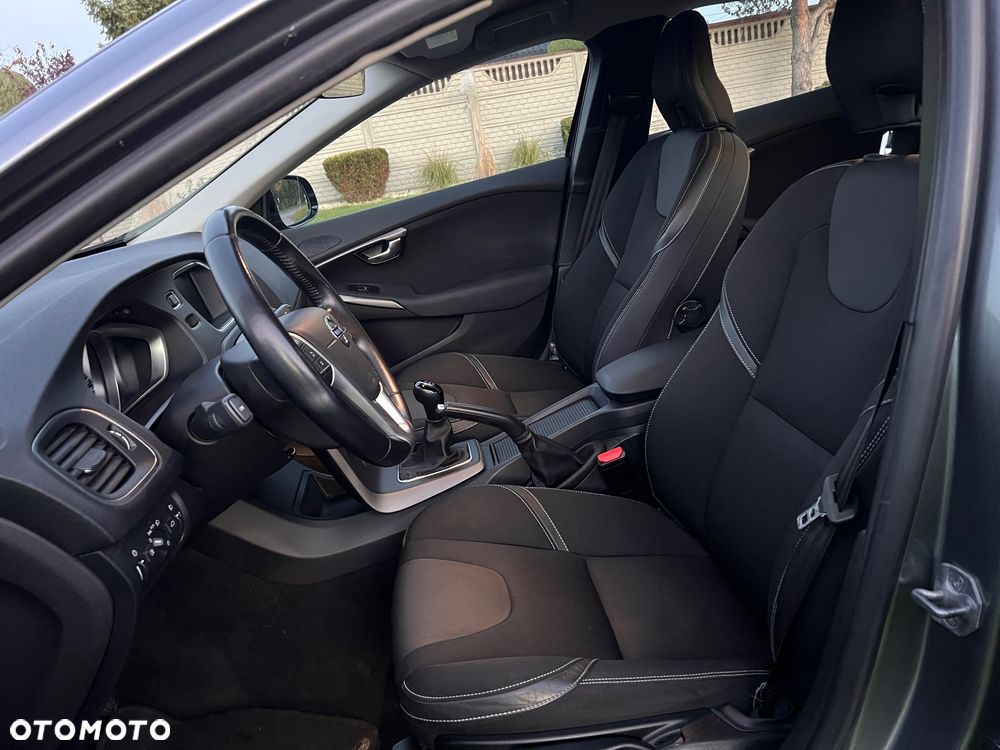 Volvo V40 D2 Momentum - 6