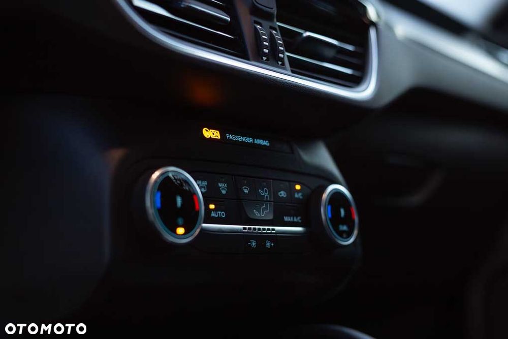 Ford Kuga 2.5 Duratec FHEV SOUND EDITION - 16