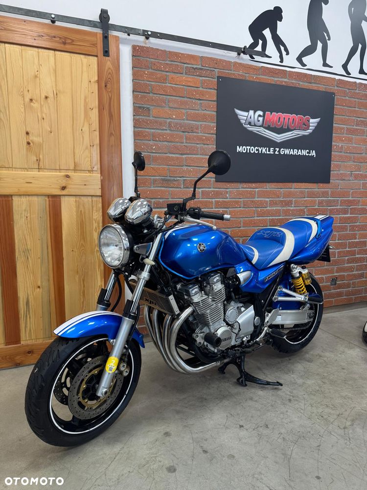Yamaha XJR - 19