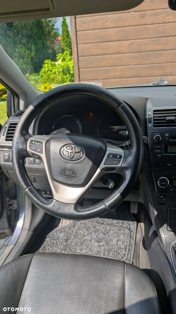Toyota Avensis - 11