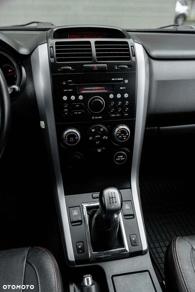Suzuki Grand Vitara 1.6 Black&White - 27