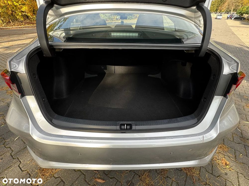 Toyota Corolla 1.8 Hybrid Comfort - 25