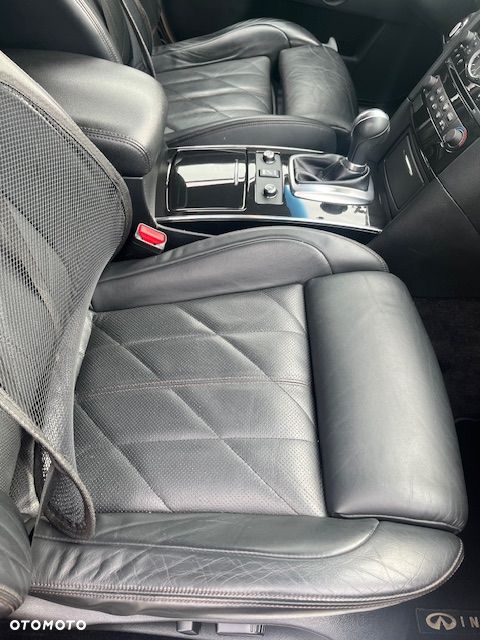 Infiniti QX70 3.0d S Premium - 9
