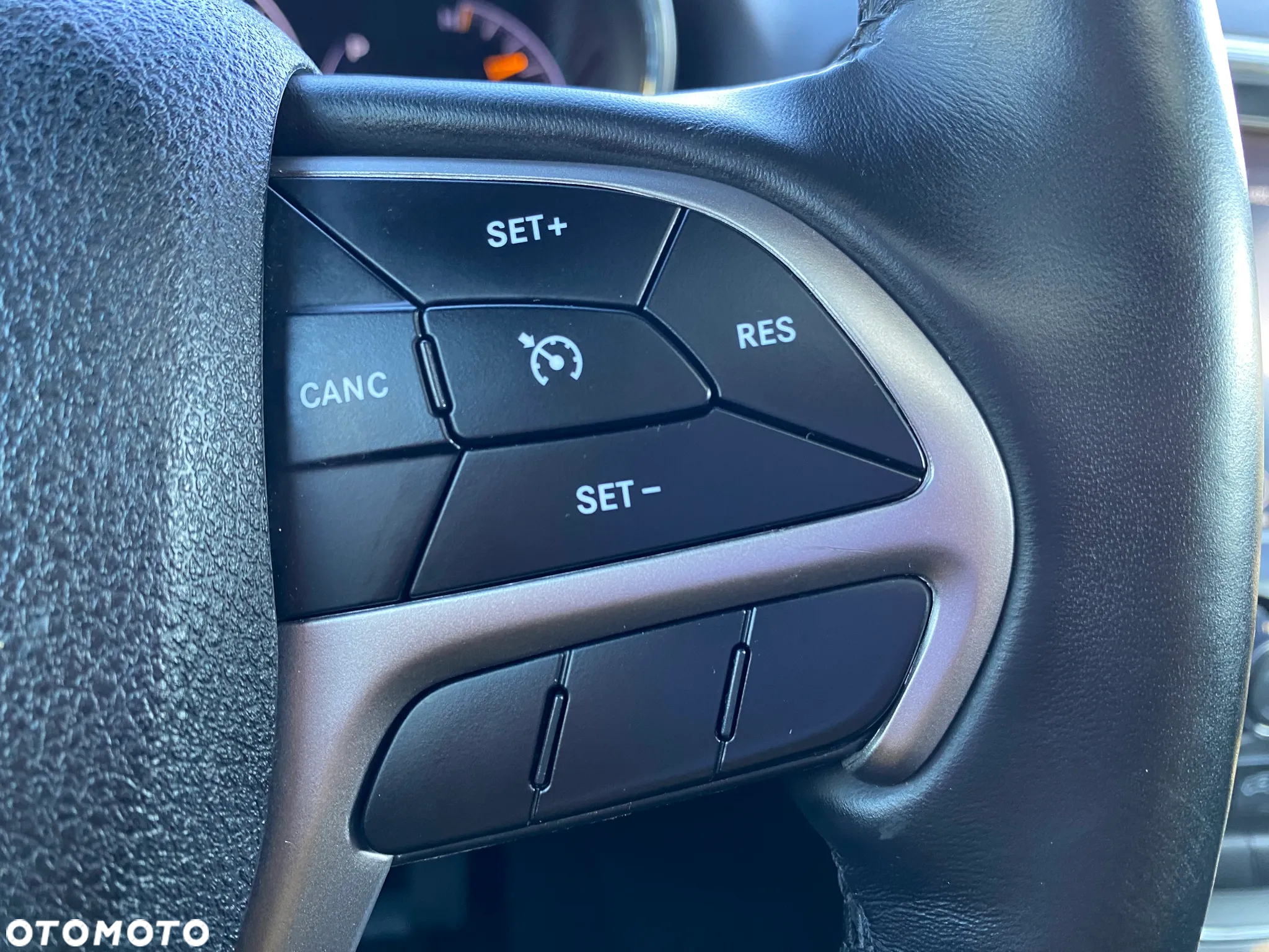Jeep Grand Cherokee - 27