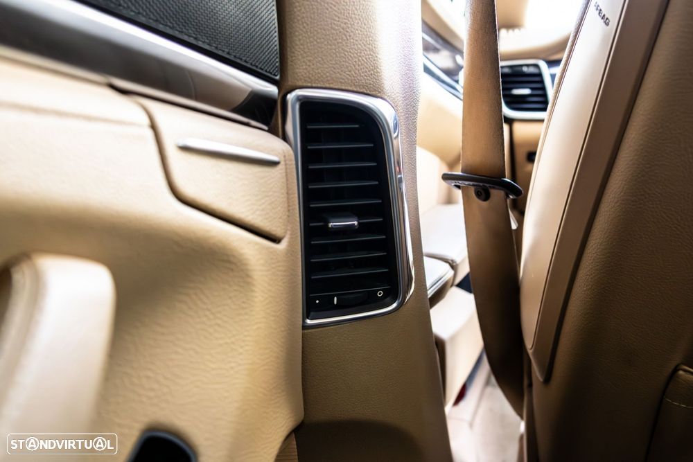 Porsche Panamera Platinum Edition - 34