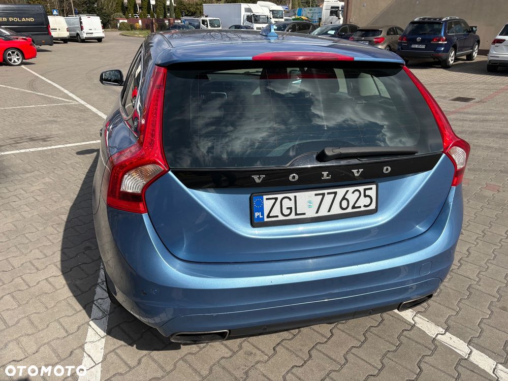 Volvo V60 D4 Drive-E Momentum - 11