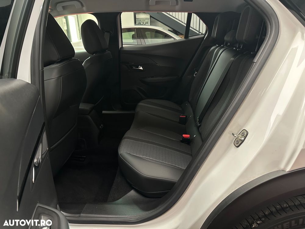 Peugeot 2008 PureTech 130 EAT8 Allure - 23