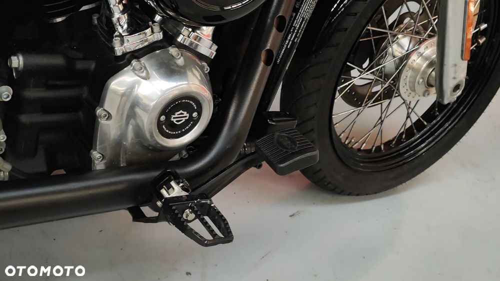 Harley-Davidson Softail Standard - 13