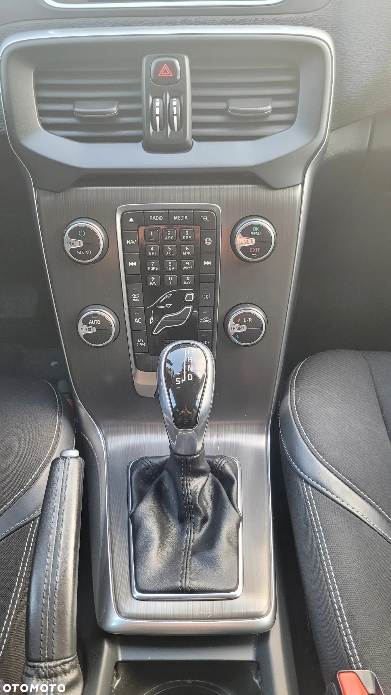 Volvo V40 D3 Drive-E Momentum - 20
