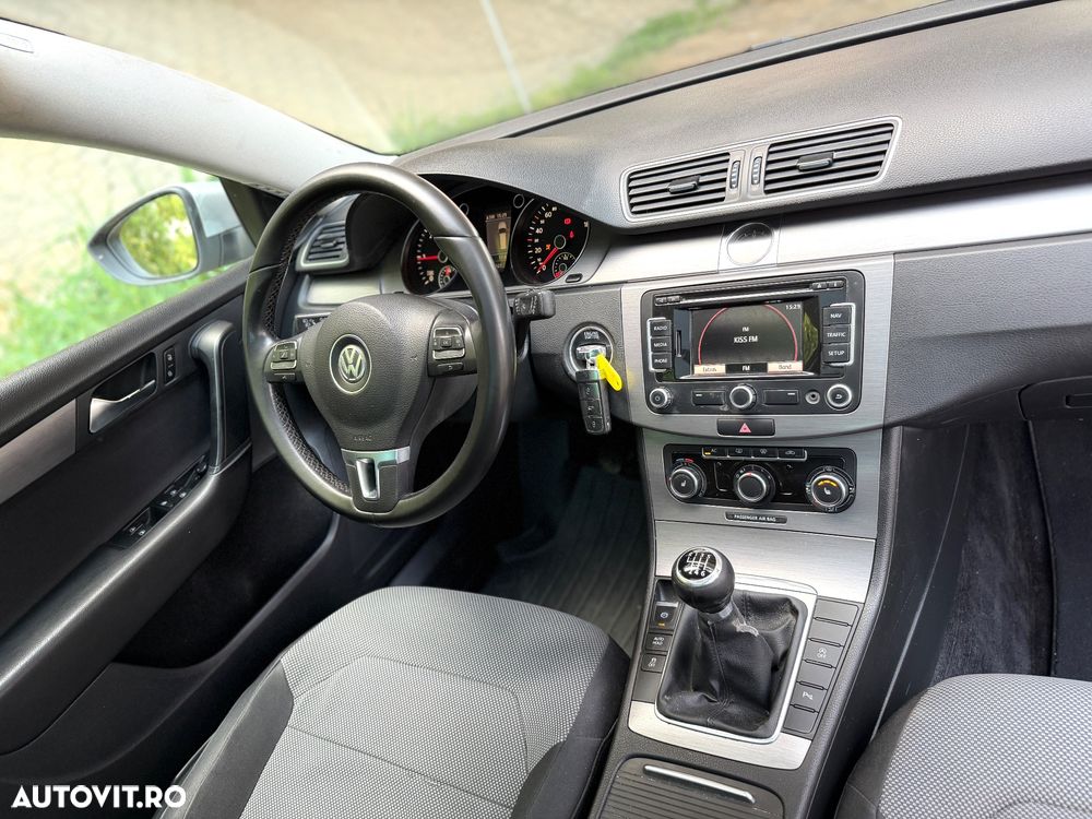 VOLKSWAGEN Passat 2011 — imagine 9