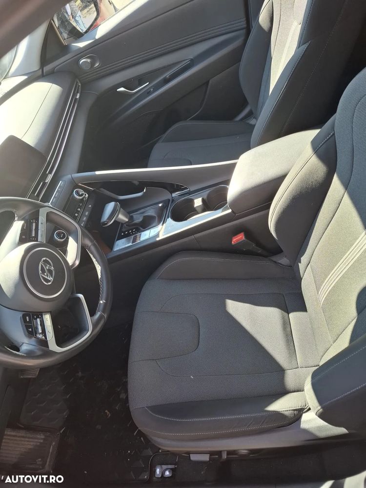 Hyundai Elantra 1.6 l 123 CP CVT Exclusive Navi - 17