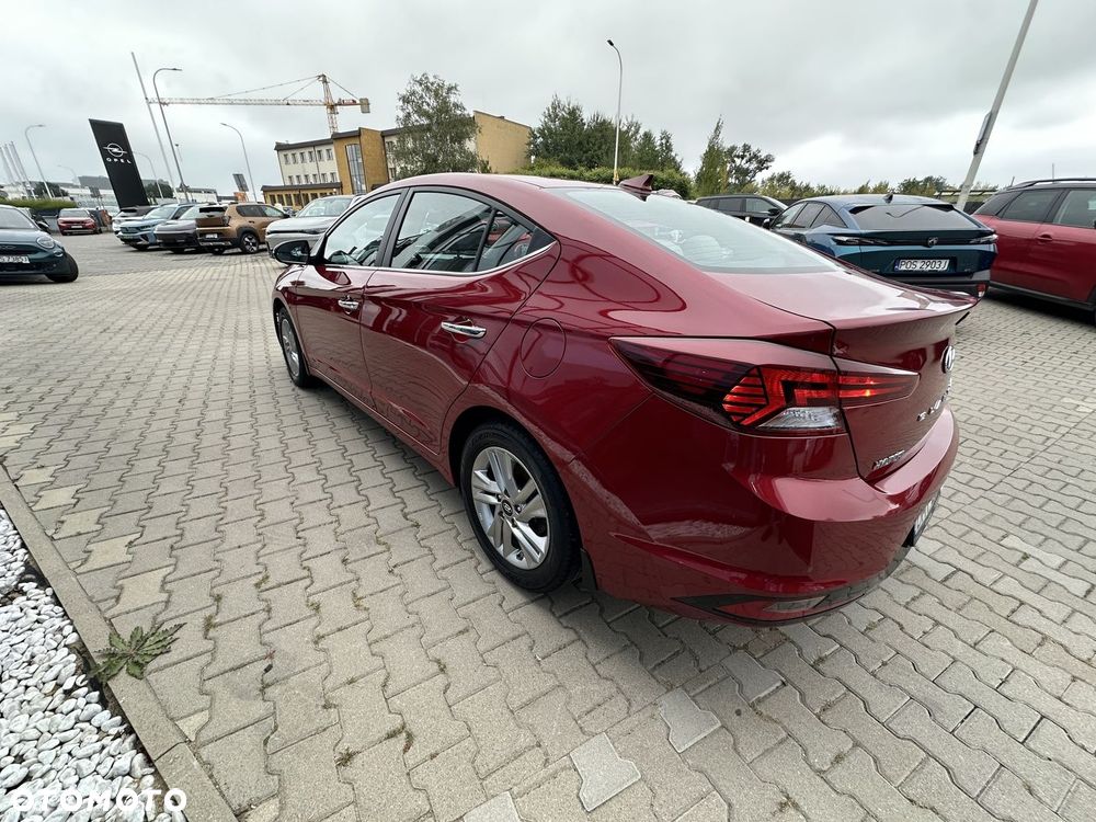 Hyundai Elantra 1.6 Comfort - 6