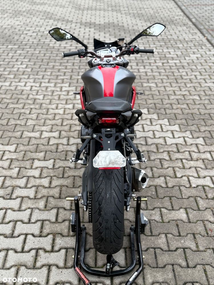 Triumph Street Triple - 19