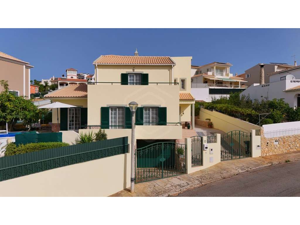 Moradia V4 com Garagem para 4 Carros, Goncinha, Loulé, Algarve