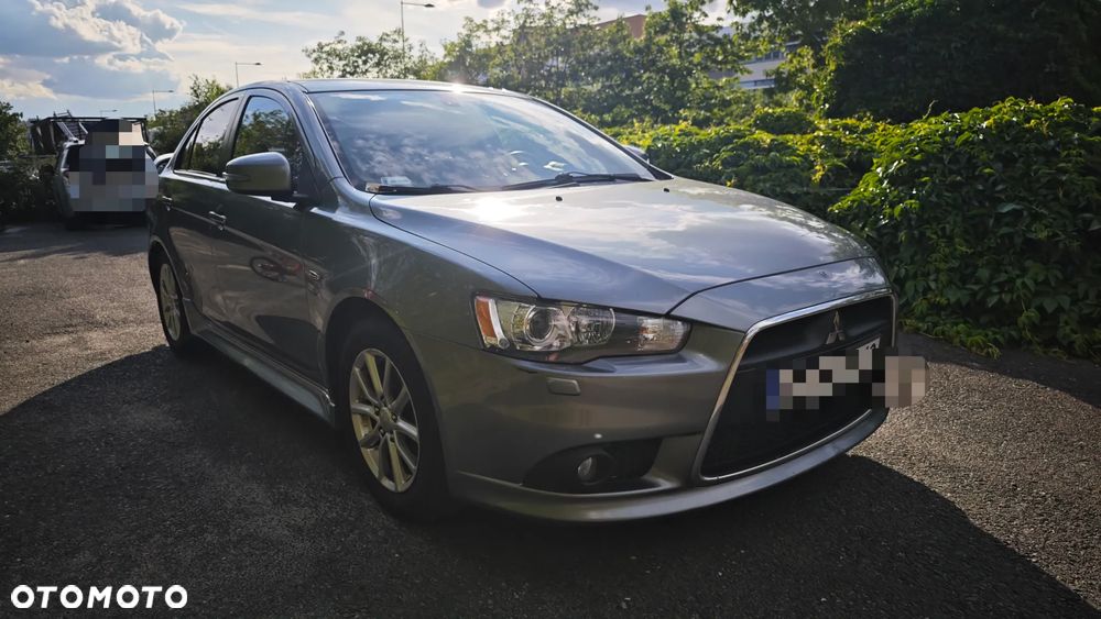 Mitsubishi Lancer 1.6 Inform - 1