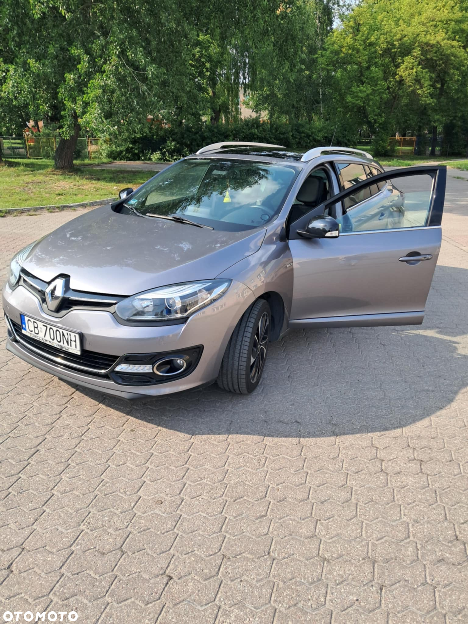 Renault Megane ENERGY TCe 130 BOSE EDITION - 4