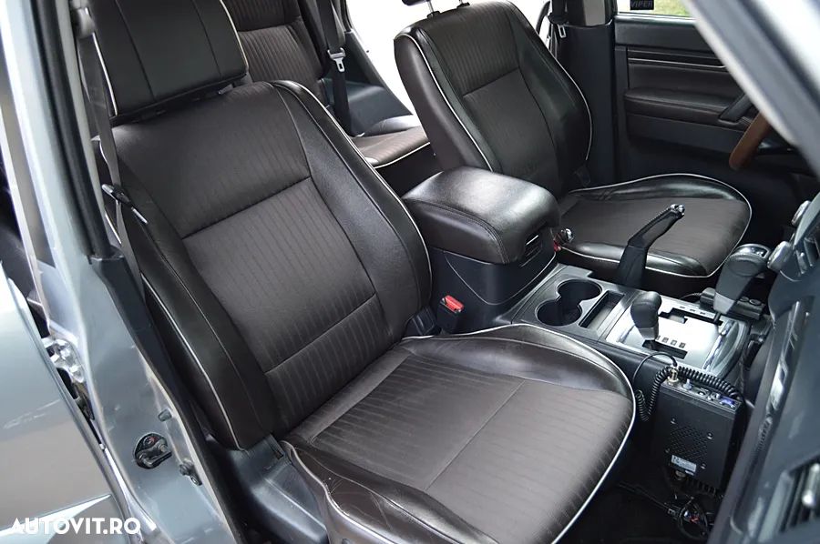Mitsubishi Pajero - 19