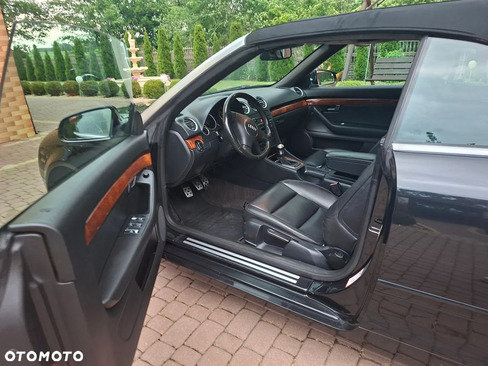 Audi A4 Cabrio 2.4 - 12