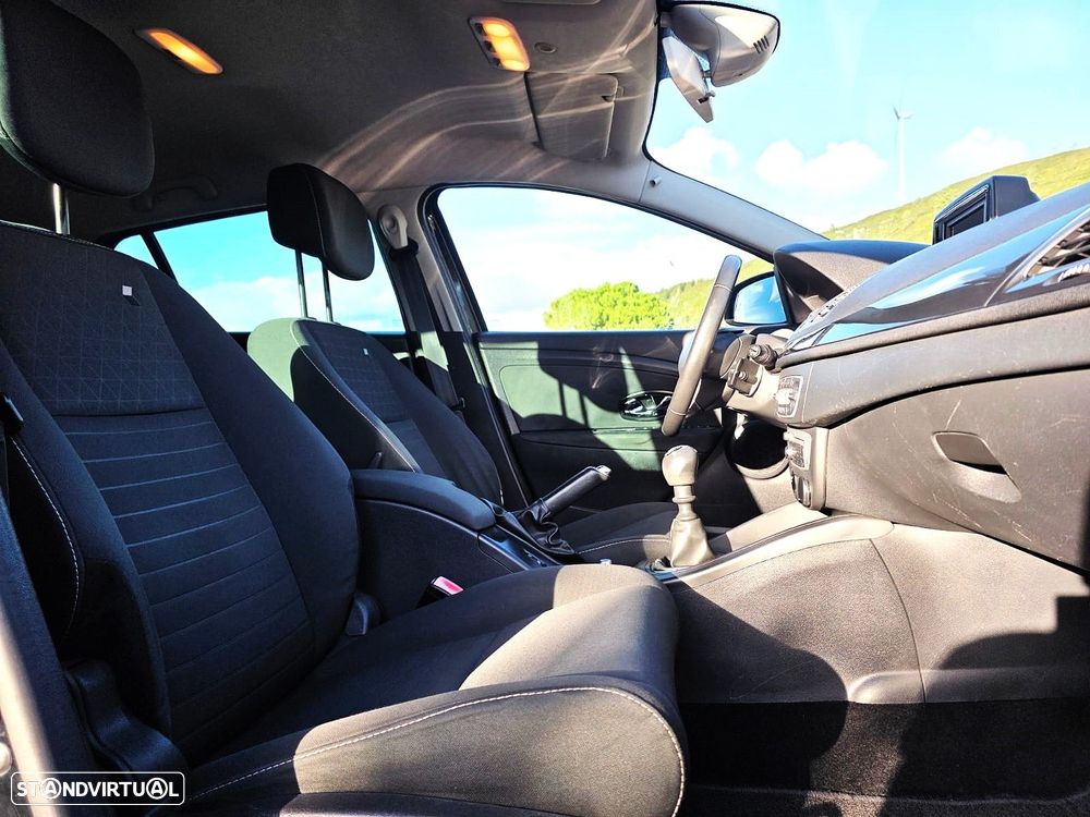 Renault Mégane Sport Tourer 1.5 dCi Limited SS - 13