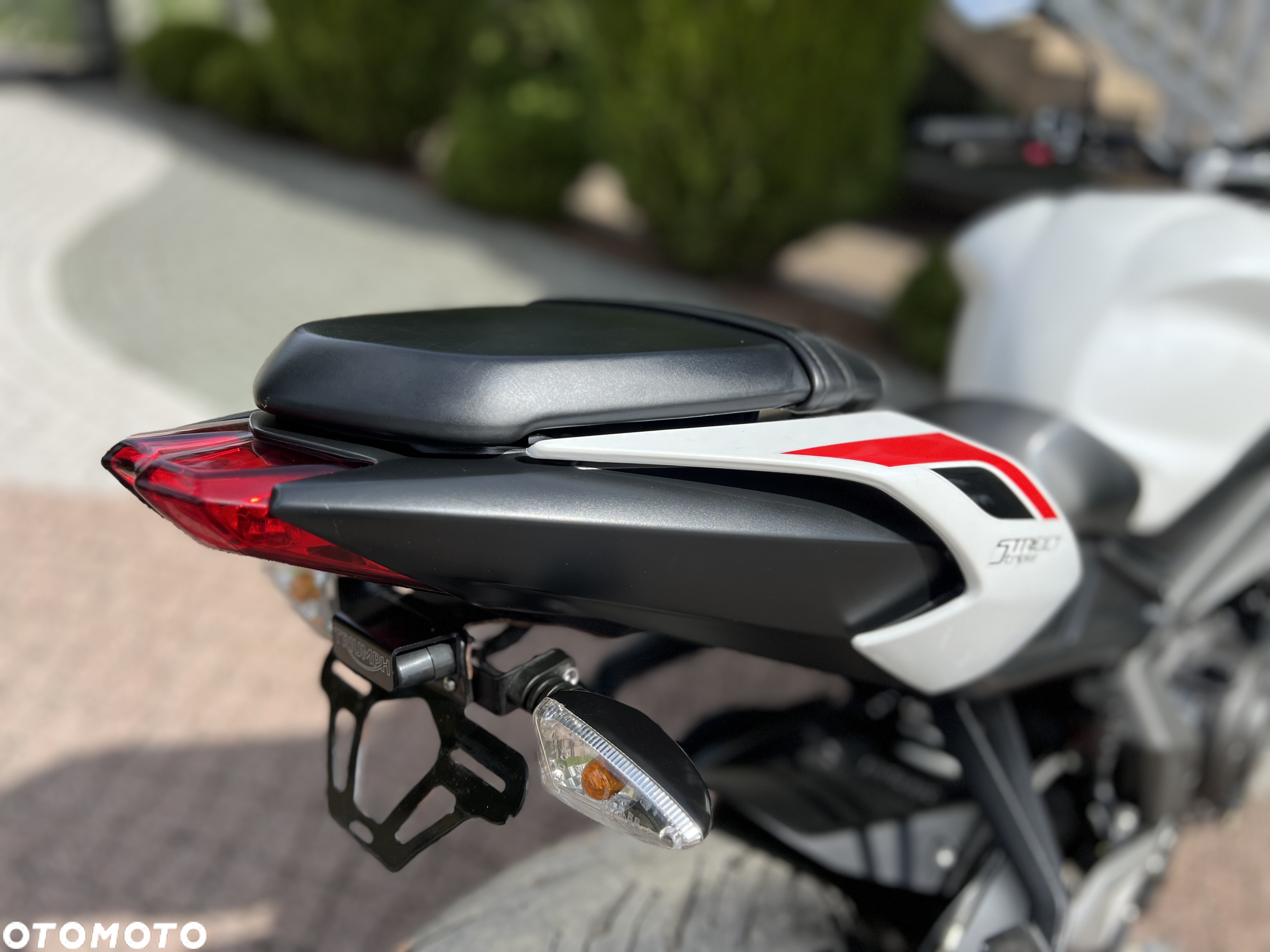 Triumph Street Triple - 11