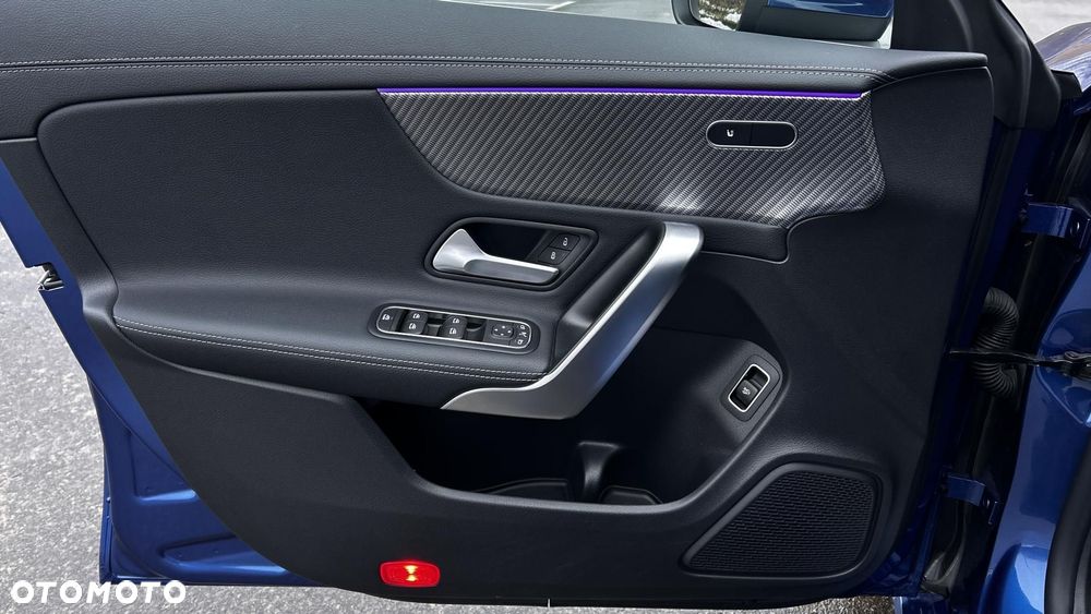 Mercedes-Benz CLA 200 Progressive 7G-DCT - 10