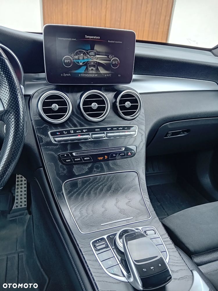 Mercedes-Benz GLC 250 4Matic 9G-TRONIC AMG Line - 35