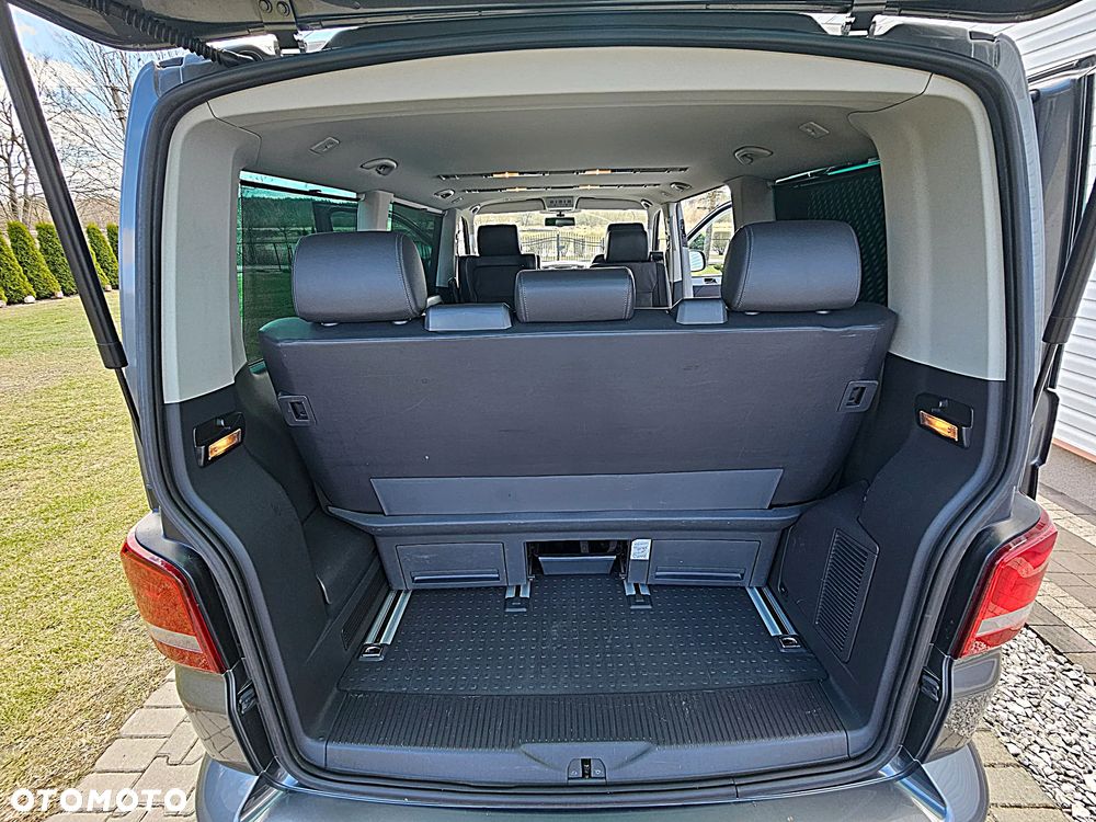 Volkswagen Multivan - 28