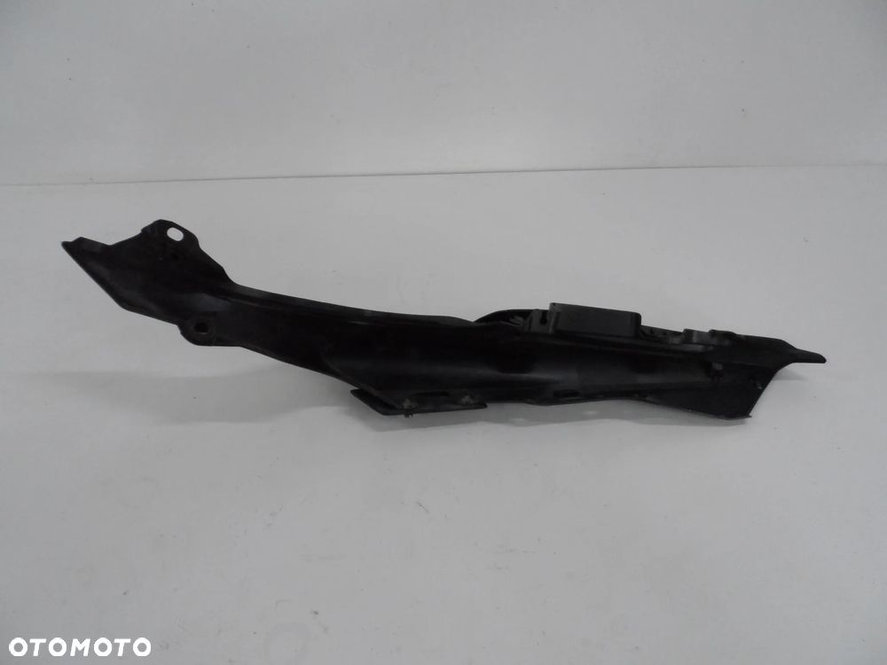 Yamaha MT07 osłona plastikowa boczek pod fotel P L - 8
