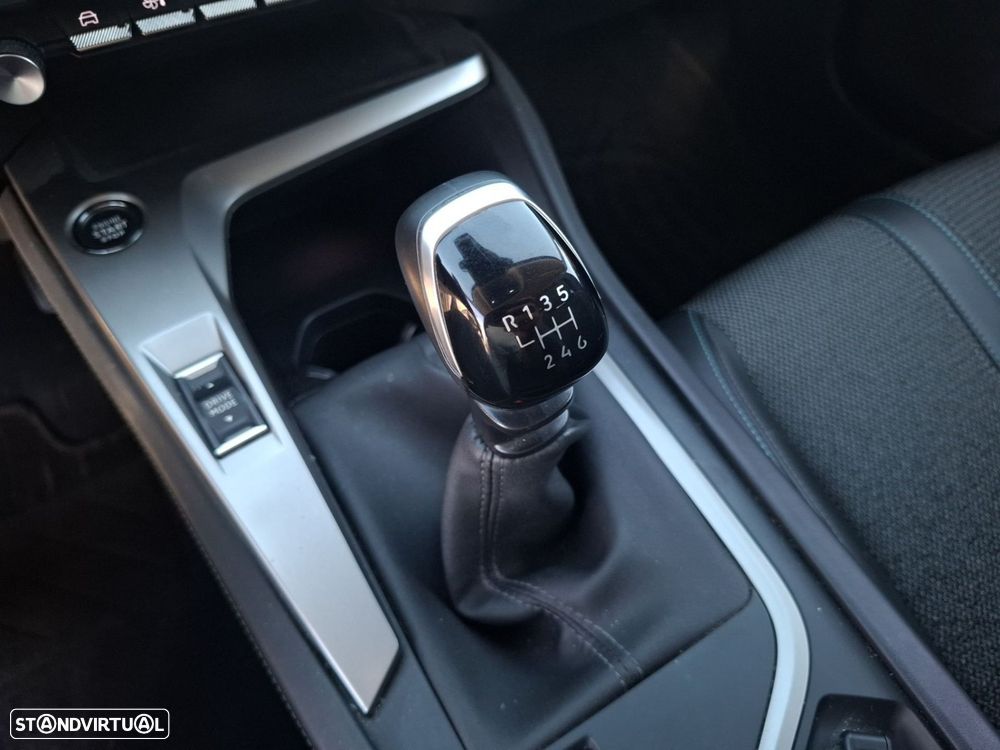 Peugeot 308 1.2 PureTech Allure - 18
