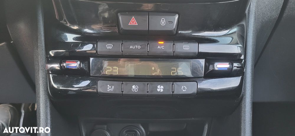 Peugeot 2008 1.2 VTi Access - 21