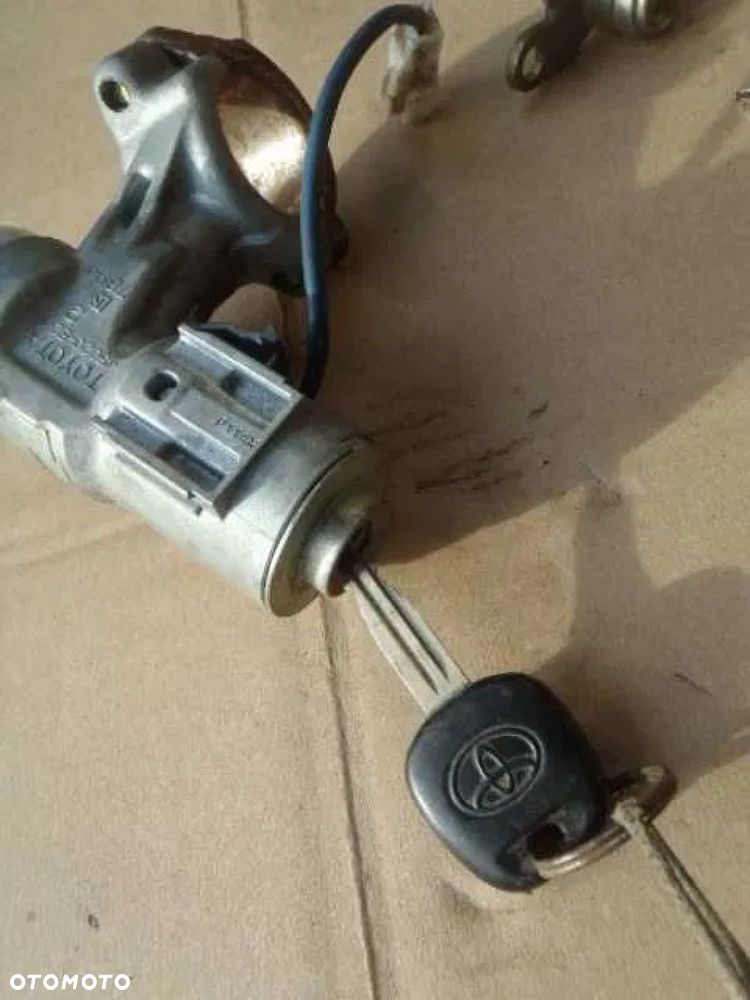kostka stacyjki antena imo toyota yaris I - 5