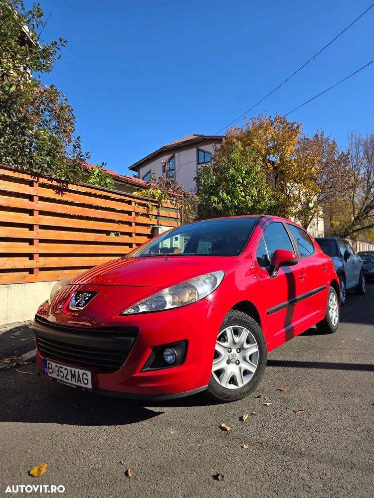 Peugeot 207 - 1