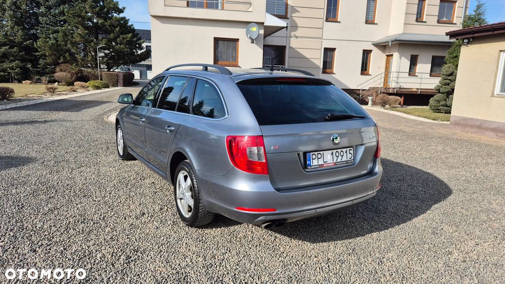 Skoda Superb 2.0 TDI DSG Exclusive - 4
