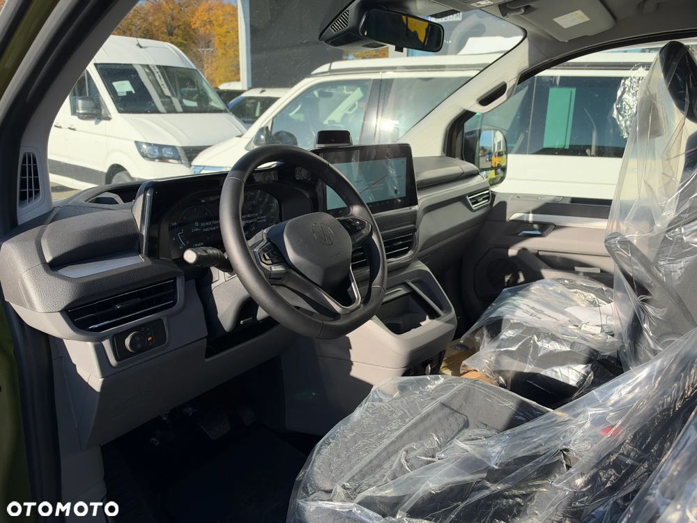 Volkswagen Caravelle - 10
