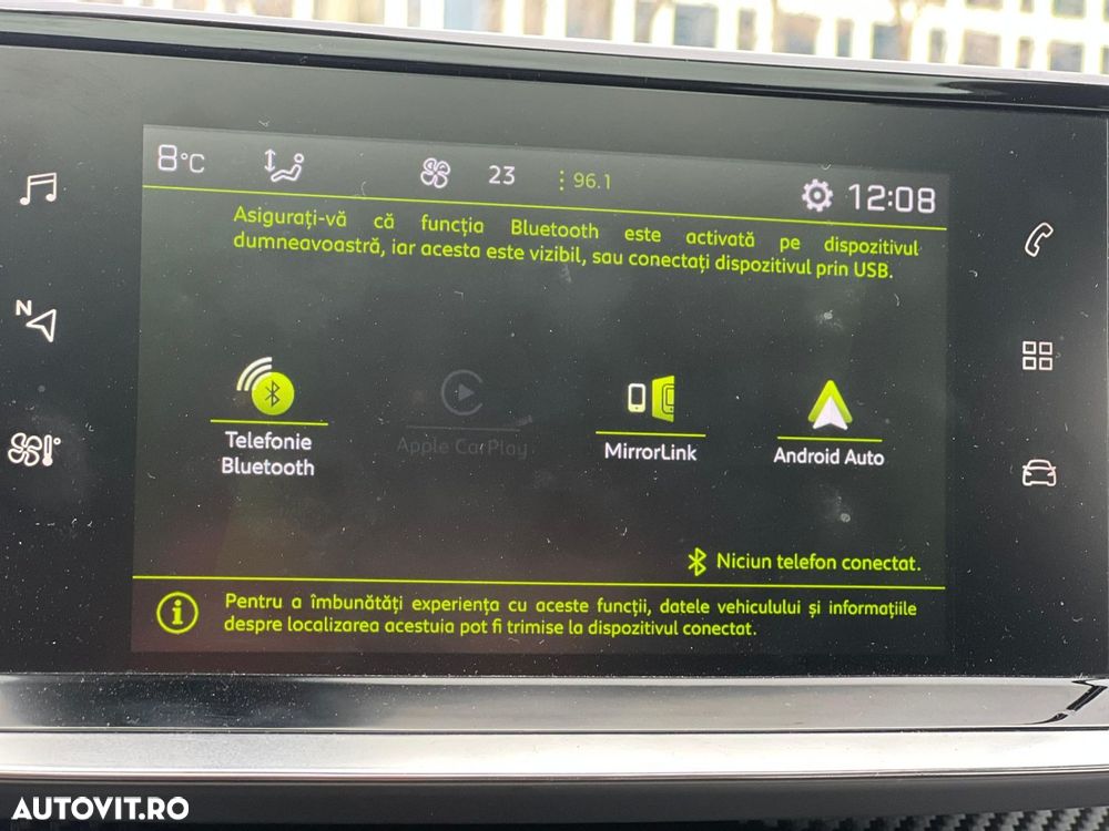 Peugeot 208 1.2 L PureTech STT EAT8 GT Line - 29