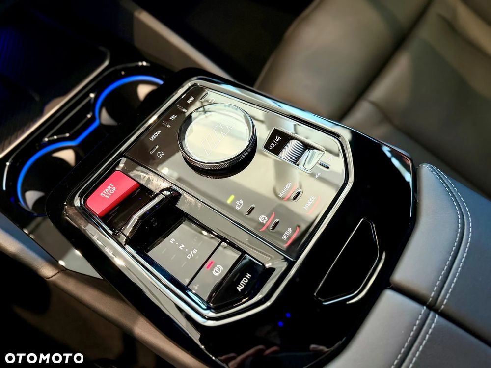 BMW M5 xDrive - 18