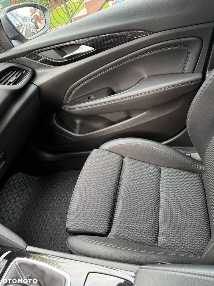 Opel Insignia - 16