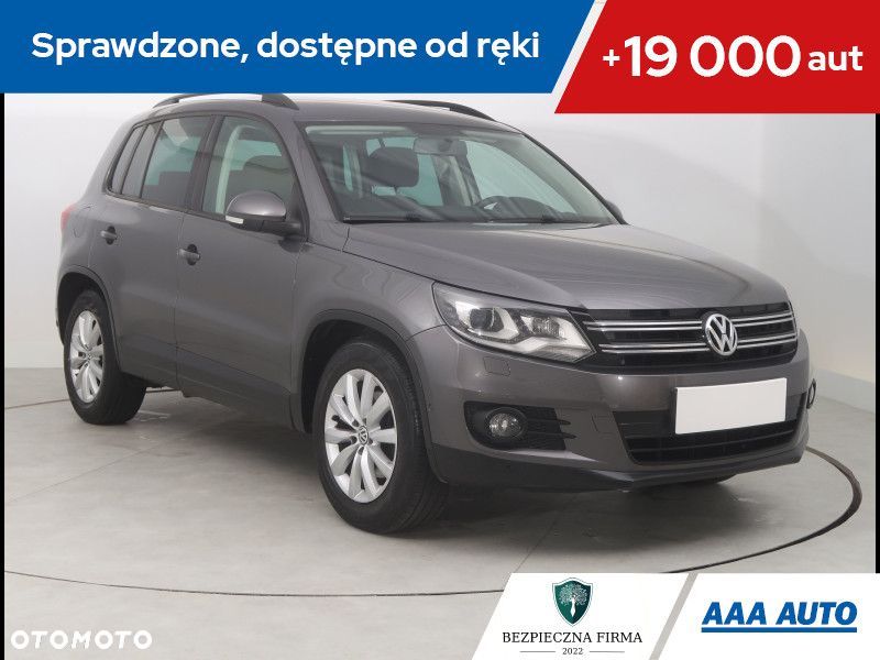 Volkswagen Tiguan - 1