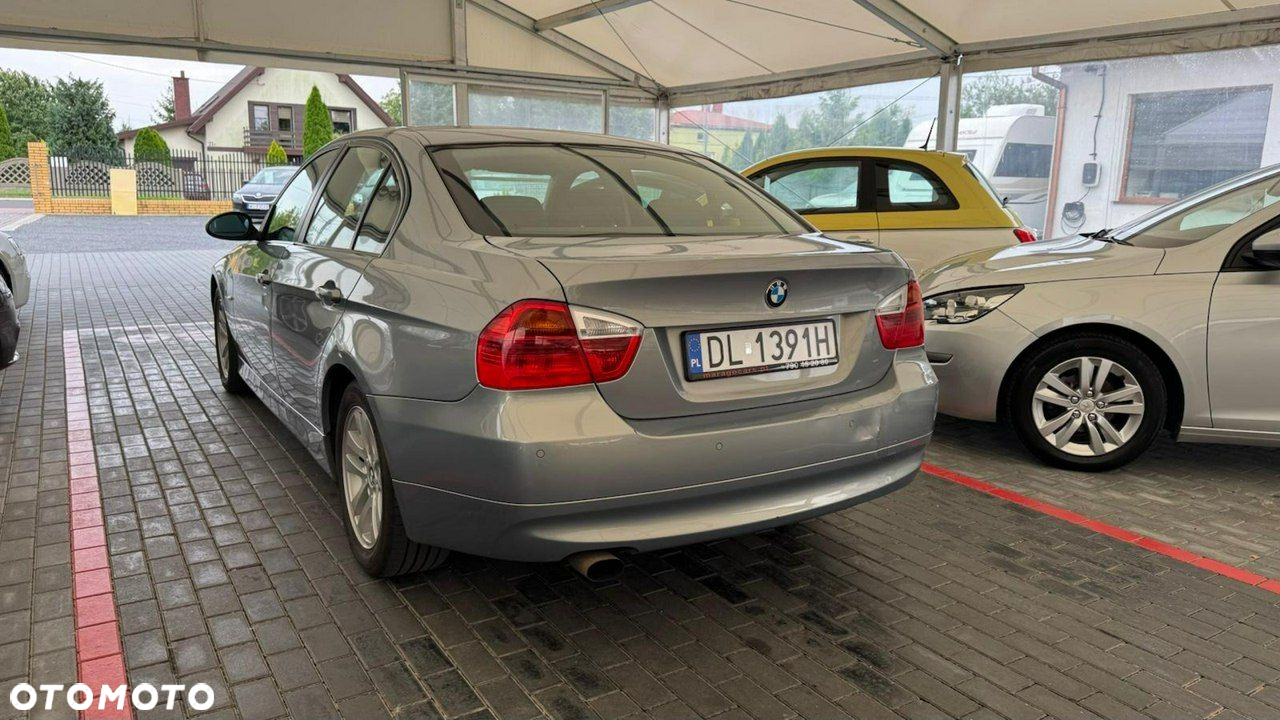 BMW Seria 3 320i - 13