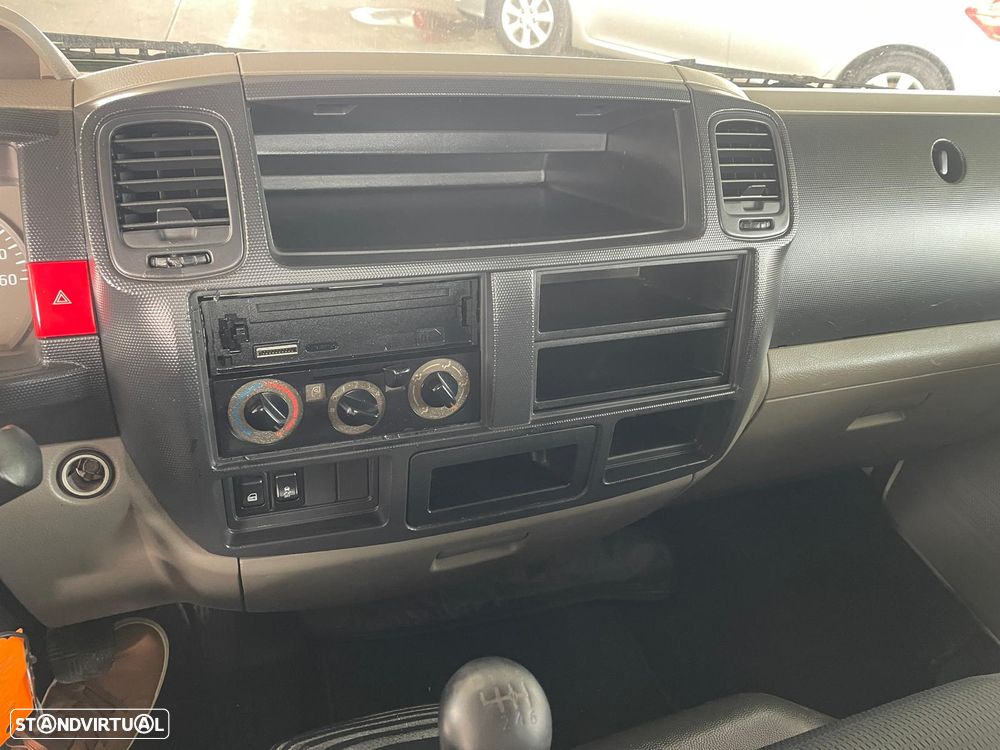 Nissan Cabstar NT400 35.14 2.5DCI c/Báscula - 10