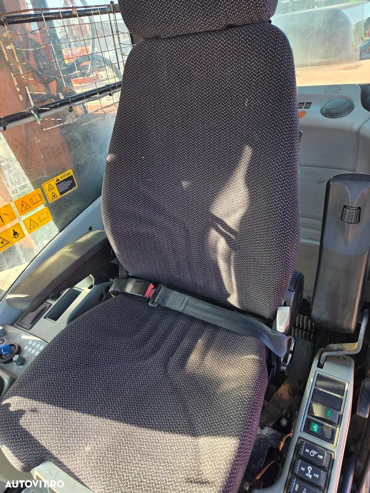 Hitachi ZX290LCN, 30 tone, 2014, 9.152h, latime 2,99m, 3 brate excavare, inst picon, inst rotire, gresare automata, Cupla rapida hidr, cupa 1,8mc, senile 80% ok, ad sapare 7m, bolt diam 90mm, 3 pompe hidr HITACHI, STARE BUNA-PROMOTIE 66.900 EUR+Tva - 8