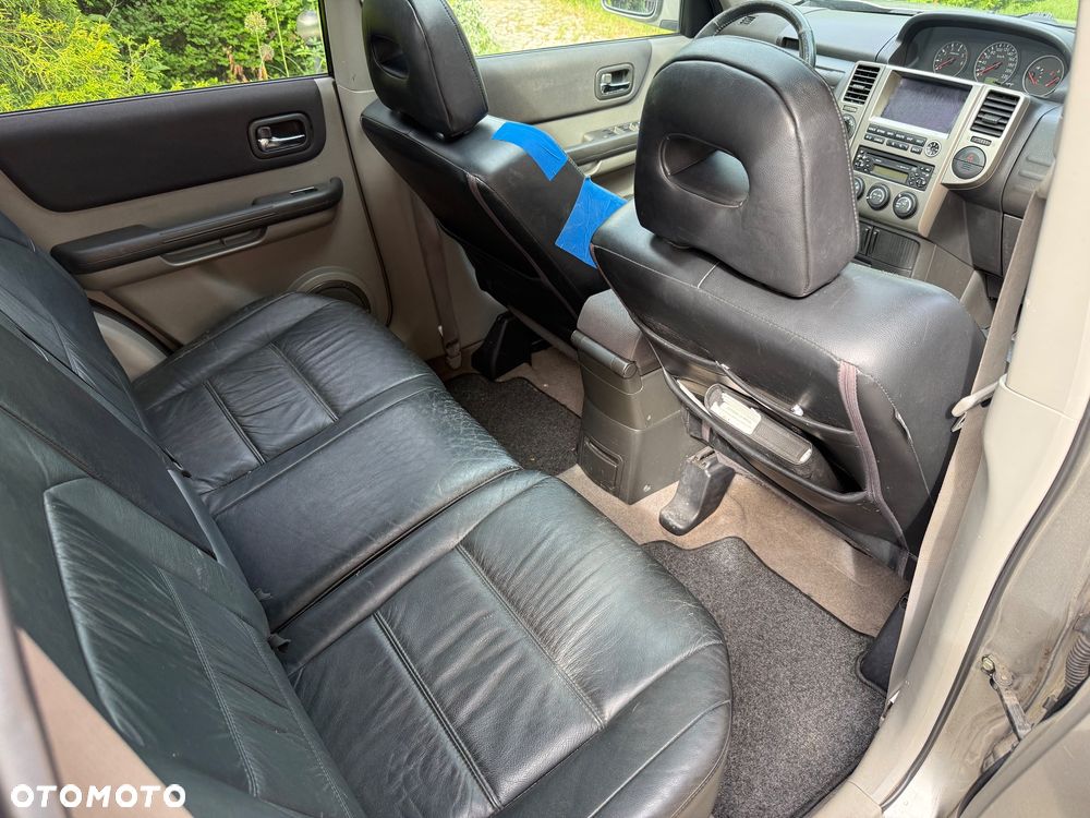 Nissan X-Trail 2.2 dCi Elegance - 10
