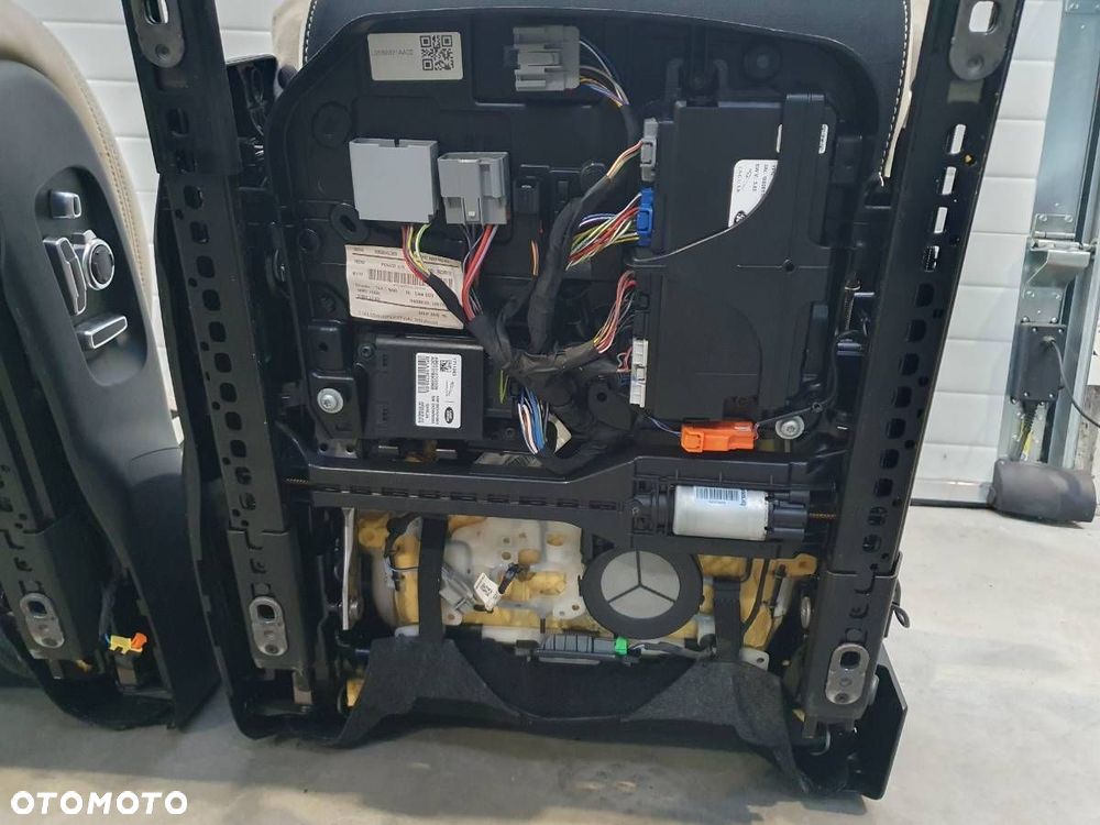 FOTELE KANAPA WNĘTRZE 7 OSÓB III RZĄD KOMPLET RANGE ROVER SPORT II L494 - 17