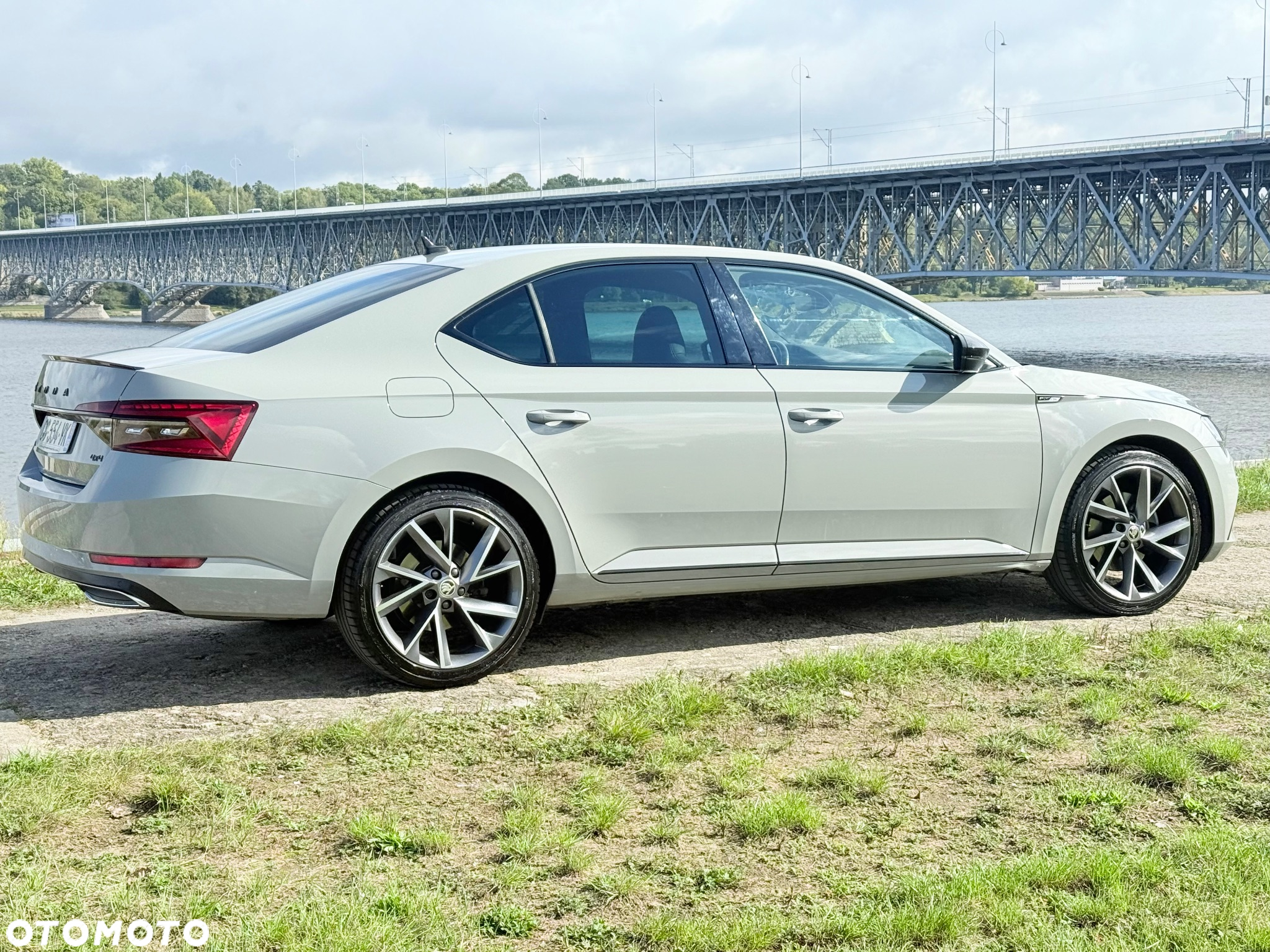 Skoda Superb 2.0 TDI 4x4 DSG Sportline - 3